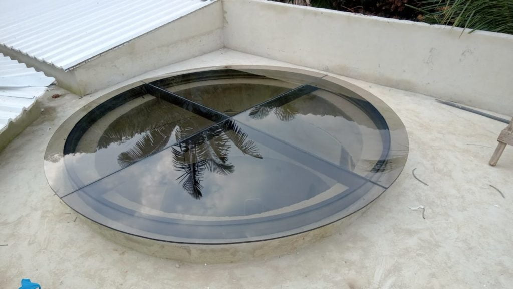 Claraboia: o que é, quais as vantagens, onde instalar e que tipo de vidros usar?