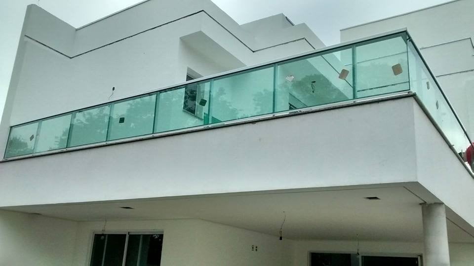 Guarda-corpo com aparência de novo por mais tempo